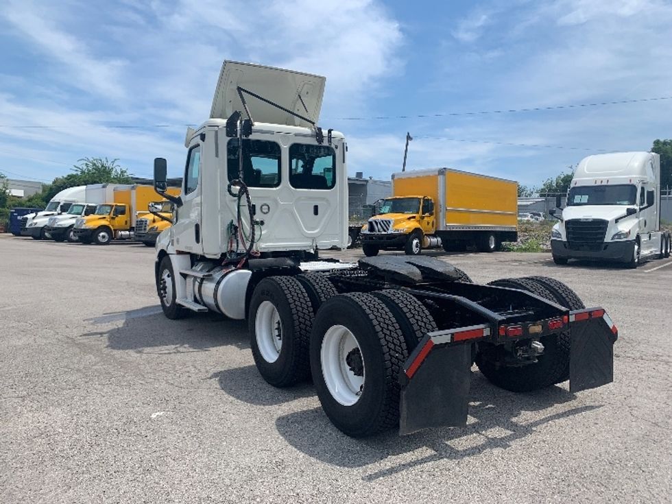 Day Cab Tractor-Heavy Duty Tractors-Freightliner-2019-T12664ST-Nashville (Mount Juliet)-TN-591,477\n\t\tmiles-$ 29,500 - Image 5