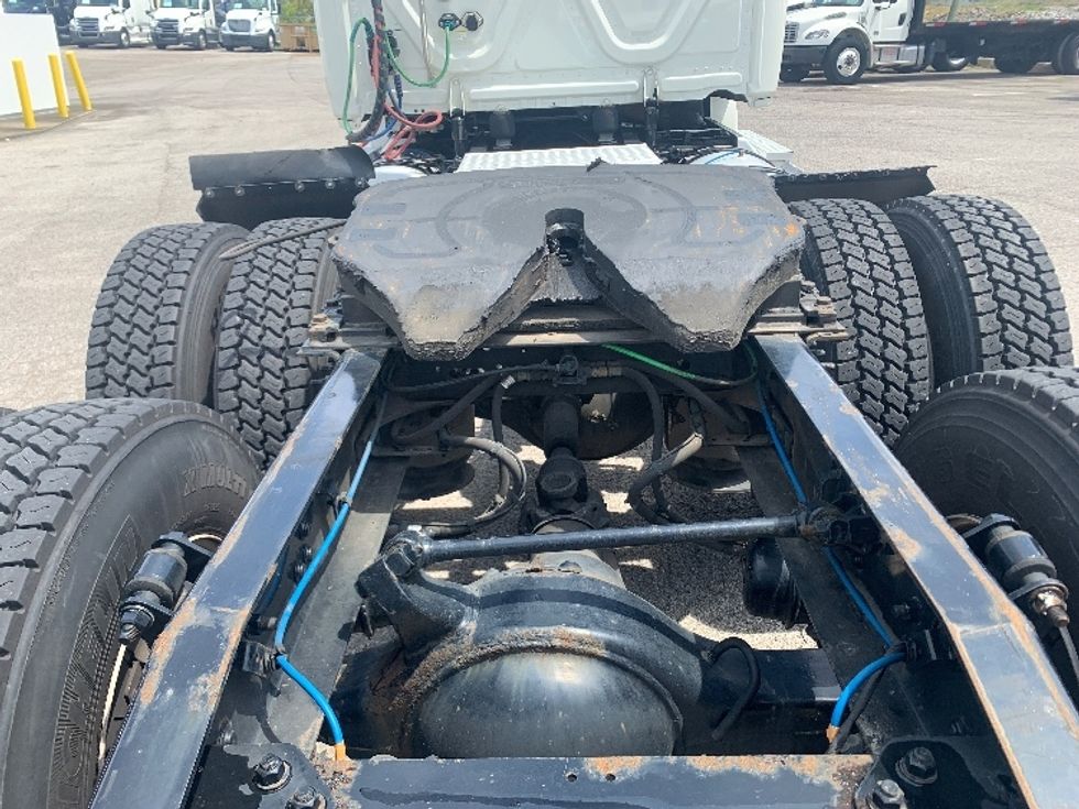 Day Cab Tractor-Heavy Duty Tractors-Freightliner-2019-T12664ST-Nashville (Mount Juliet)-TN-591,477\n\t\tmiles-$ 29,500 - Image 6