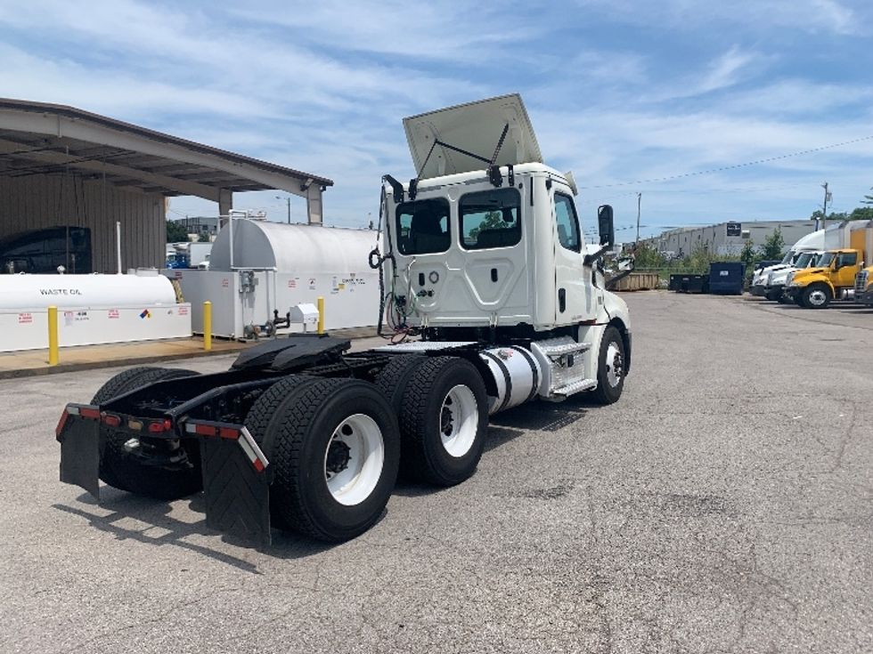 Day Cab Tractor-Heavy Duty Tractors-Freightliner-2019-T12664ST-Nashville (Mount Juliet)-TN-591,477\n\t\tmiles-$ 29,500 - Image 7
