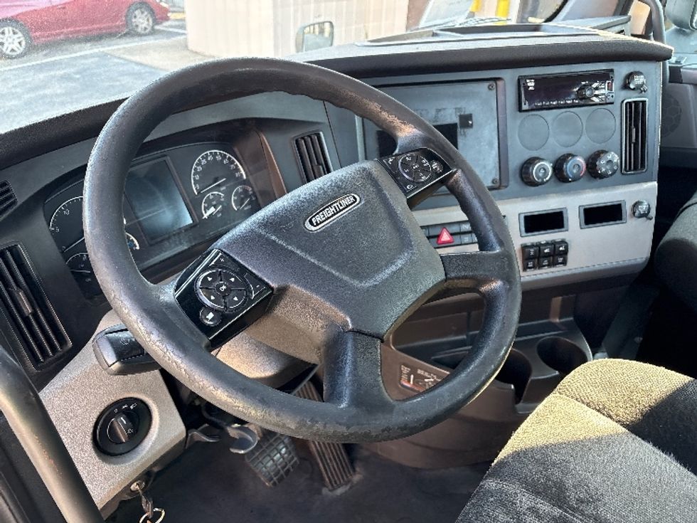 Day Cab Tractor-Heavy Duty Tractors-Freightliner-2019-T12664ST-Nashville (Mount Juliet)-TN-604,716\n\t\tmiles-$ 32,750 - Image 10