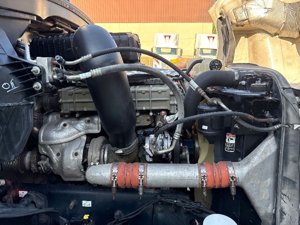 Day Cab Tractor-Heavy Duty Tractors-Freightliner-2019-T12664ST-Nashville (Mount Juliet)-TN-604,716\n\t\tmiles-$ 32,750 - Image 15