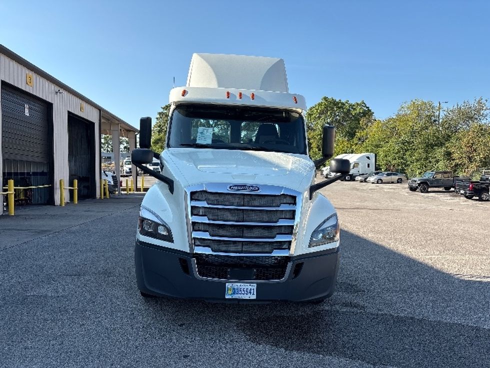 Day Cab Tractor-Heavy Duty Tractors-Freightliner-2019-T12664ST-Nashville (Mount Juliet)-TN-604,716\n\t\tmiles-$ 32,750 - Image 2
