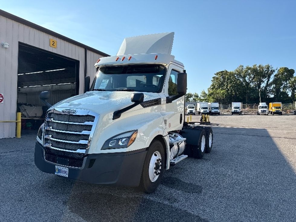 Day Cab Tractor-Heavy Duty Tractors-Freightliner-2019-T12664ST-Nashville (Mount Juliet)-TN-604,716\n\t\tmiles-$ 32,750 - Image 3