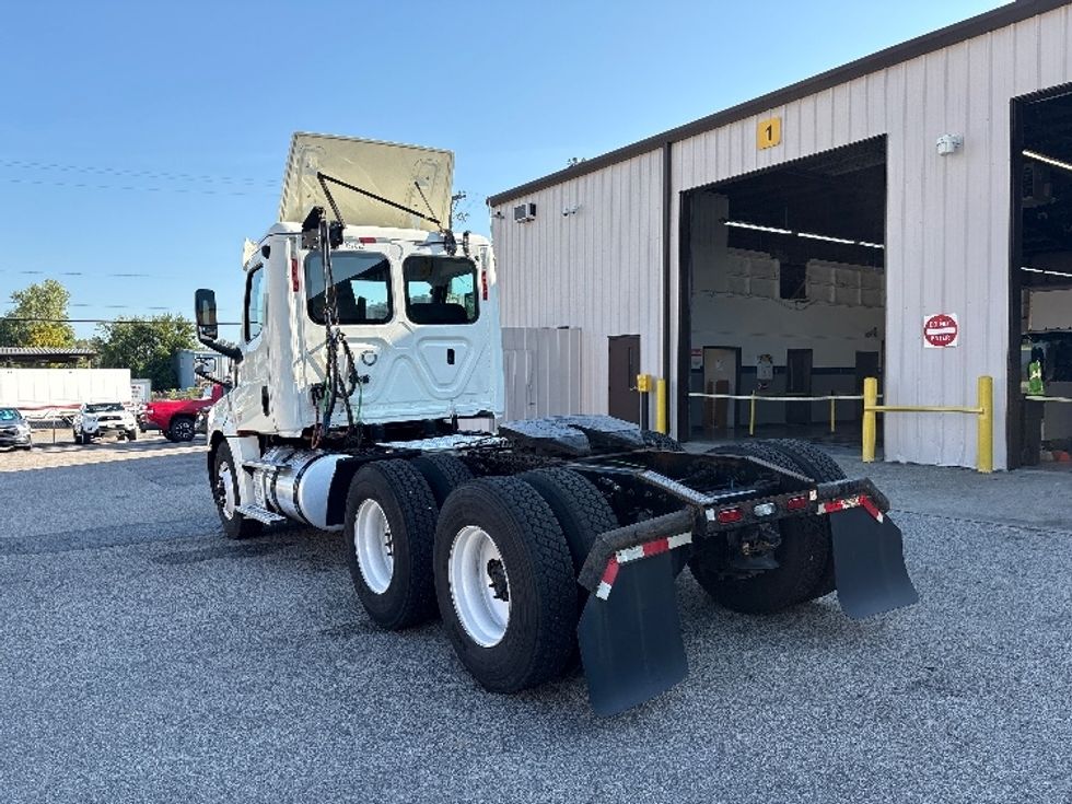 Day Cab Tractor-Heavy Duty Tractors-Freightliner-2019-T12664ST-Nashville (Mount Juliet)-TN-604,716\n\t\tmiles-$ 32,750 - Image 5