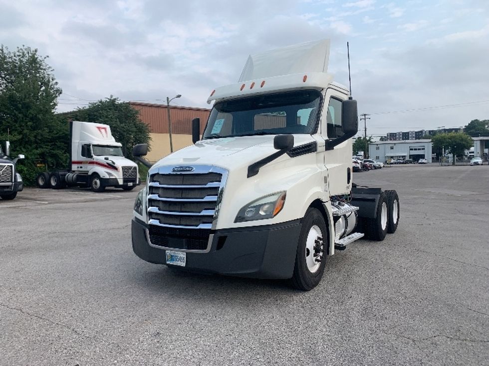 Day Cab Tractor-Heavy Duty Tractors-Freightliner-2019-T12664ST-Nashville (Mount Juliet)-TN-621,739\n\t\tmiles-$ 29,000 - Image 3