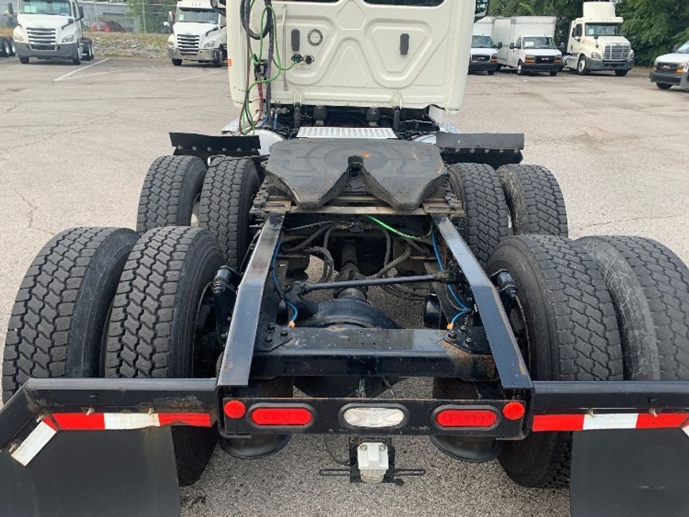 Day Cab Tractor-Heavy Duty Tractors-Freightliner-2019-T12664ST-Nashville (Mount Juliet)-TN-621,739\n\t\tmiles-$ 29,000 - Image 6
