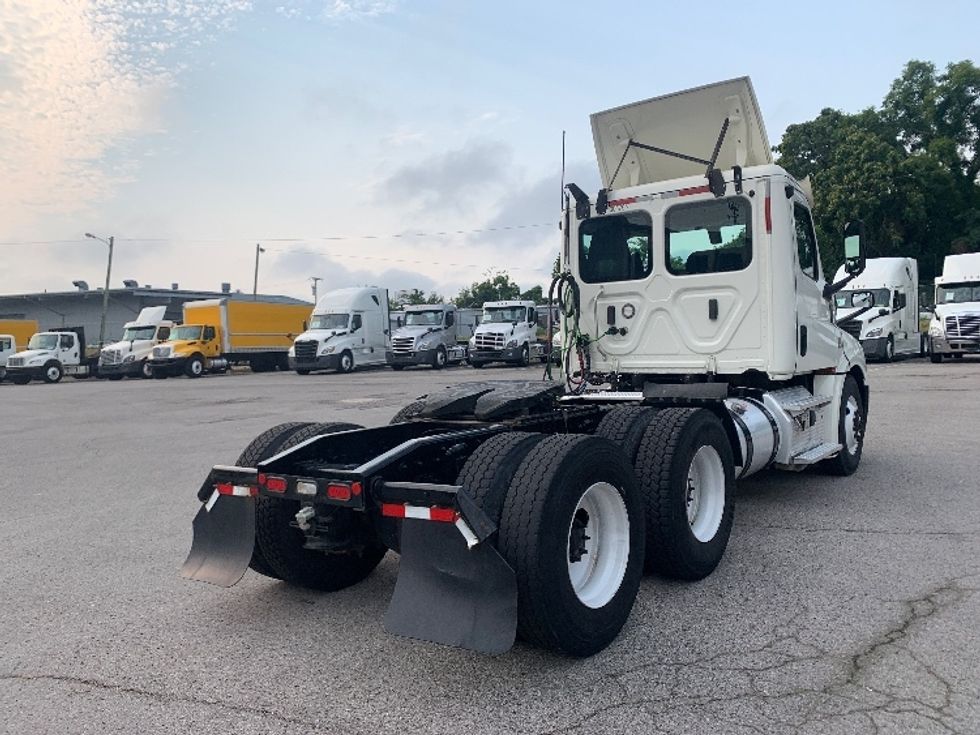 Day Cab Tractor-Heavy Duty Tractors-Freightliner-2019-T12664ST-Nashville (Mount Juliet)-TN-621,739\n\t\tmiles-$ 29,000 - Image 7