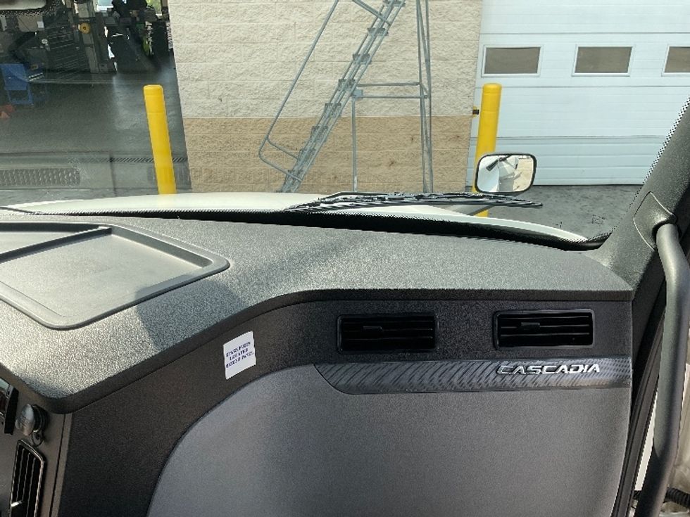 Day Cab Tractor-Heavy Duty Tractors-Freightliner-2019-T12664ST-Nashville (Mount Juliet)-TN-635,889\n\t\tmiles-$ 27,750 - Image 13