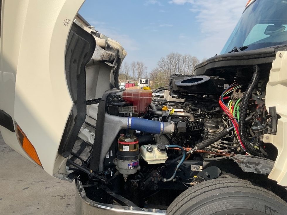 Day Cab Tractor-Heavy Duty Tractors-Freightliner-2019-T12664ST-Nashville (Mount Juliet)-TN-635,889\n\t\tmiles-$ 27,750 - Image 16