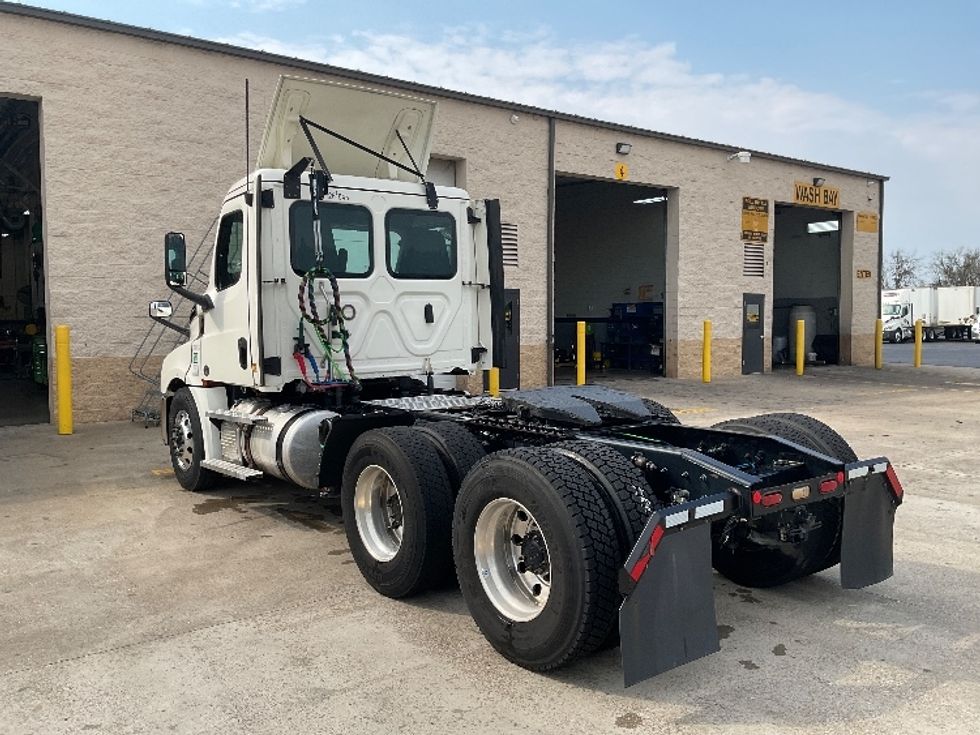 Day Cab Tractor-Heavy Duty Tractors-Freightliner-2019-T12664ST-Nashville (Mount Juliet)-TN-635,889\n\t\tmiles-$ 27,750 - Image 5