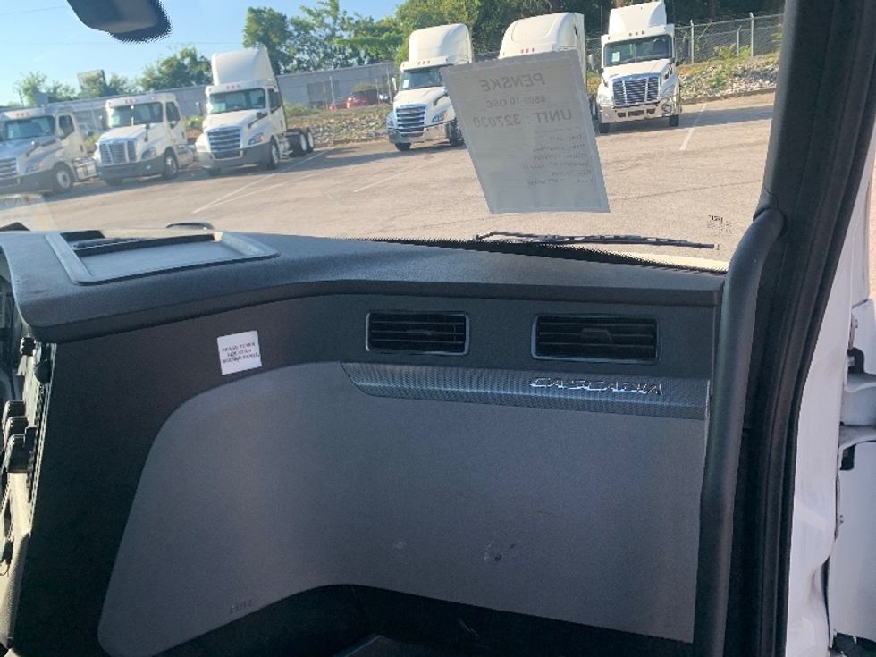 Day Cab Tractor-Heavy Duty Tractors-Freightliner-2019-T12664ST-Nashville (Mount Juliet)-TN-664,576\n\t\tmiles-$ 23,750 - Image 12