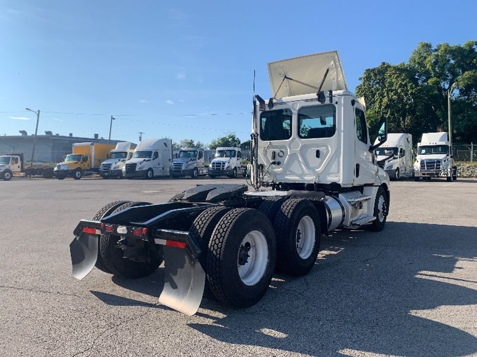 Day Cab Tractor-Heavy Duty Tractors-Freightliner-2019-T12664ST-Nashville (Mount Juliet)-TN-664,576\n\t\tmiles-$ 23,750 - Image 7