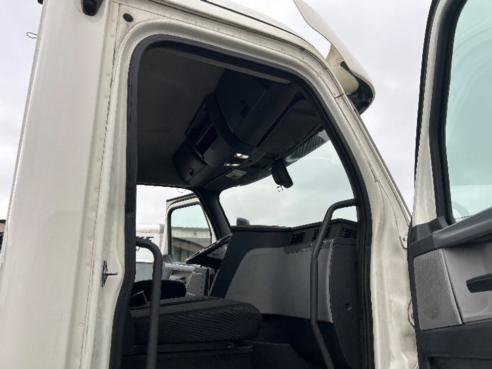 Day Cab Tractor-Heavy Duty Tractors-Freightliner-2019-T12664ST-Nashville (Mount Juliet)-TN-696,668\n\t\tmiles-$ 25,250 - Image 12