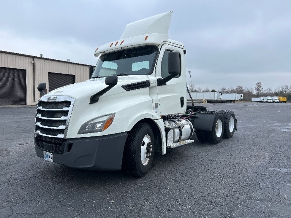 Day Cab Tractor-Heavy Duty Tractors-Freightliner-2019-T12664ST-Nashville (Mount Juliet)-TN-696,668\n\t\tmiles-$ 25,250 - Image 3
