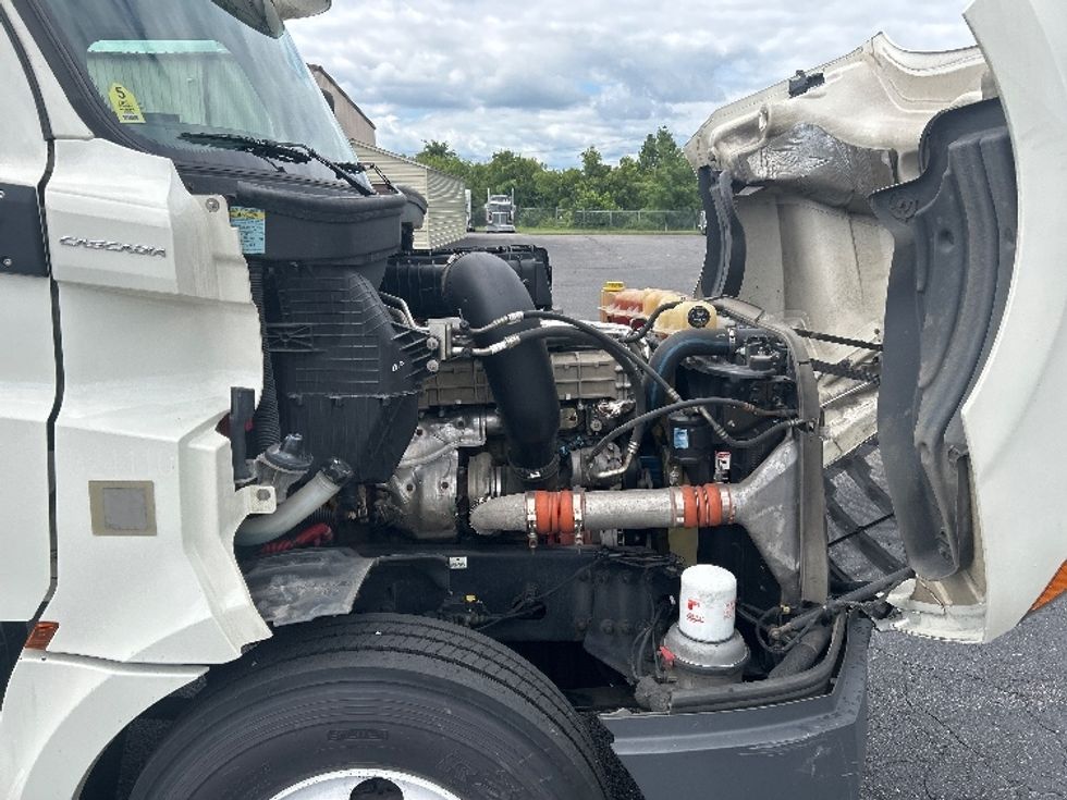 Day Cab Tractor-Heavy Duty Tractors-Freightliner-2019-T12664ST-Nashville (Mount Juliet)-TN-718,326\n\t\tmiles-$ 22,750 - Image 15