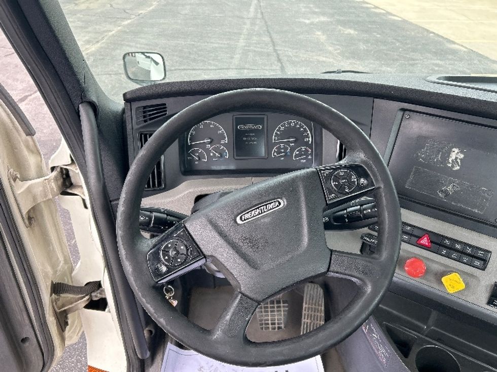 Day Cab Tractor-Heavy Duty Tractors-Freightliner-2019-T12664ST-Nashville (Mount Juliet)-TN-718,326\n\t\tmiles-$ 22,750 - Image 11