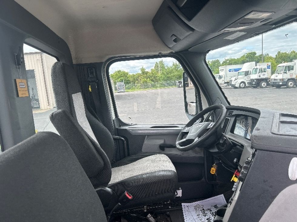 Day Cab Tractor-Heavy Duty Tractors-Freightliner-2019-T12664ST-Nashville (Mount Juliet)-TN-718,326\n\t\tmiles-$ 22,750 - Image 14