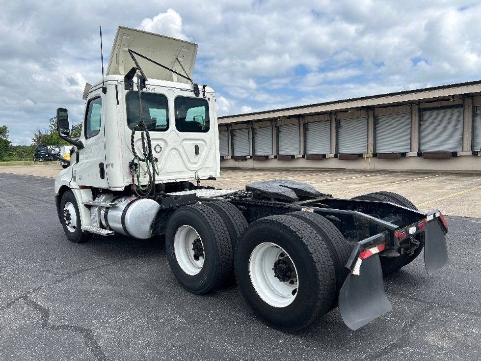 Day Cab Tractor-Heavy Duty Tractors-Freightliner-2019-T12664ST-Nashville (Mount Juliet)-TN-718,326\n\t\tmiles-$ 22,750 - Image 5