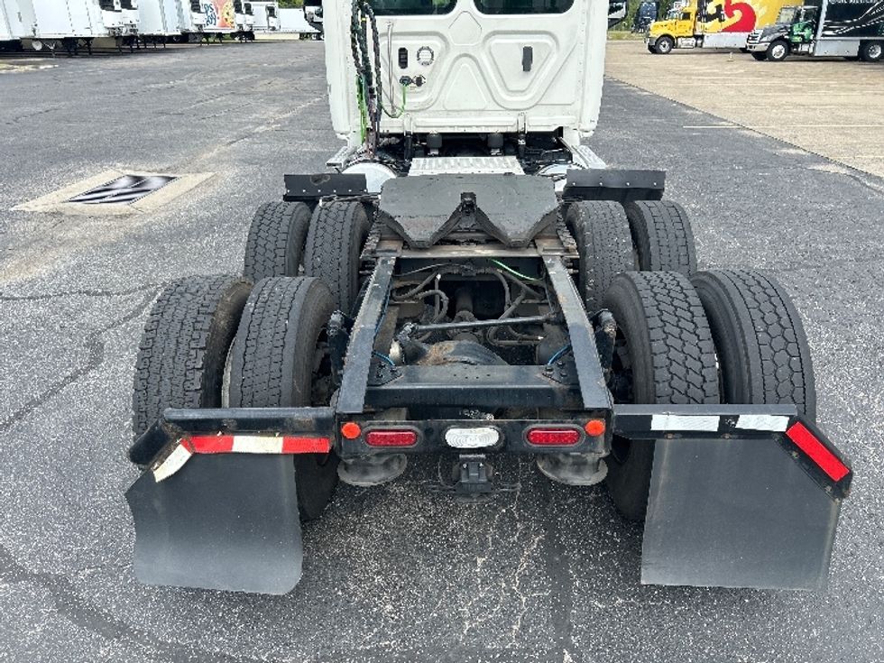 Day Cab Tractor-Heavy Duty Tractors-Freightliner-2019-T12664ST-Nashville (Mount Juliet)-TN-718,326\n\t\tmiles-$ 22,750 - Image 6