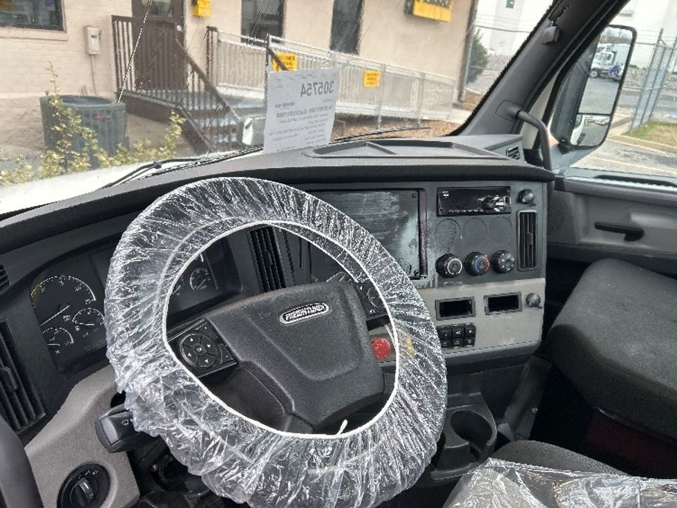 Day Cab Tractor-Heavy Duty Tractors-Freightliner-2019-T12664ST-Nashville (Mount Juliet)-TN-832,110\n\t\tmiles-$ 25,250 - Image 10