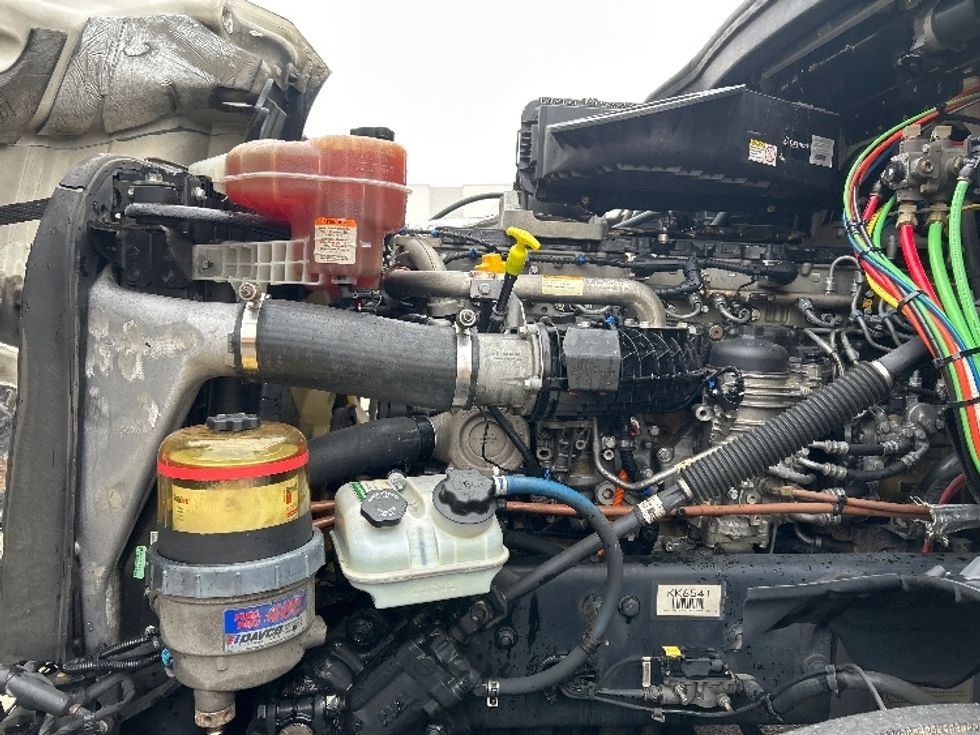 Day Cab Tractor-Heavy Duty Tractors-Freightliner-2019-T12664ST-Nashville (Mount Juliet)-TN-832,110\n\t\tmiles-$ 25,250 - Image 16