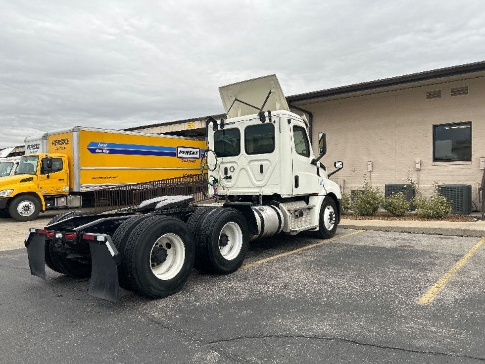 Day Cab Tractor-Heavy Duty Tractors-Freightliner-2019-T12664ST-Nashville (Mount Juliet)-TN-832,110\n\t\tmiles-$ 25,250 - Image 7
