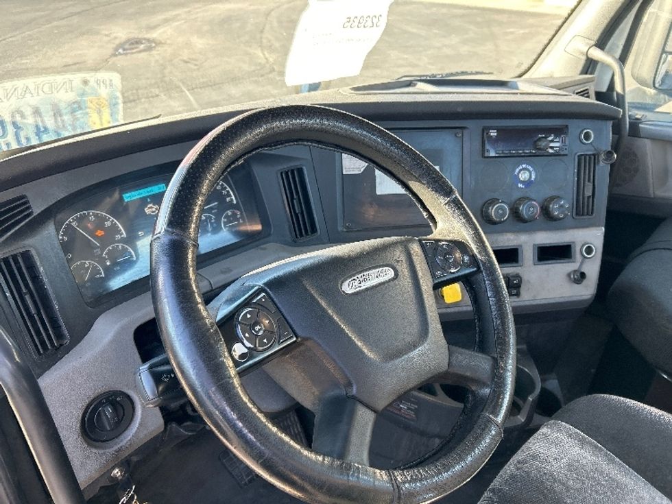 Day Cab Tractor-Heavy Duty Tractors-Freightliner-2019-T12664ST-Nashville (Mount Juliet)-TN-874,830\n\t\tmiles-$ 23,250 - Image 10