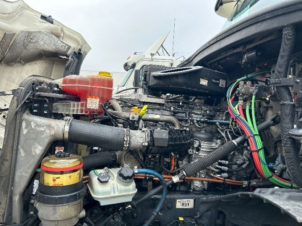 Day Cab Tractor-Heavy Duty Tractors-Freightliner-2019-T12664ST-Nashville (Mount Juliet)-TN-874,830\n\t\tmiles-$ 23,250 - Image 16