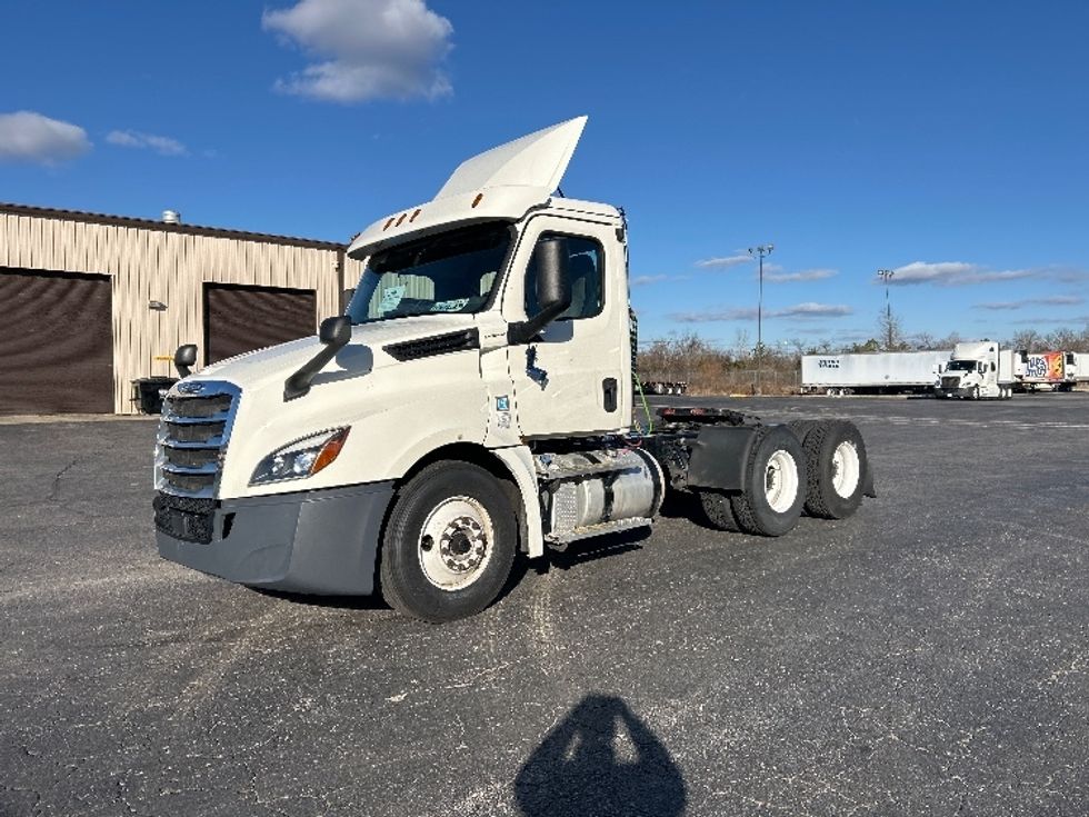 Day Cab Tractor-Heavy Duty Tractors-Freightliner-2019-T12664ST-Nashville (Mount Juliet)-TN-874,830\n\t\tmiles-$ 23,250 - Image 3
