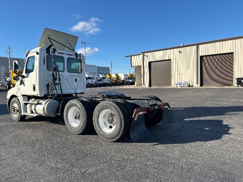 Day Cab Tractor-Heavy Duty Tractors-Freightliner-2019-T12664ST-Nashville (Mount Juliet)-TN-874,830\n\t\tmiles-$ 23,250 - Image 5