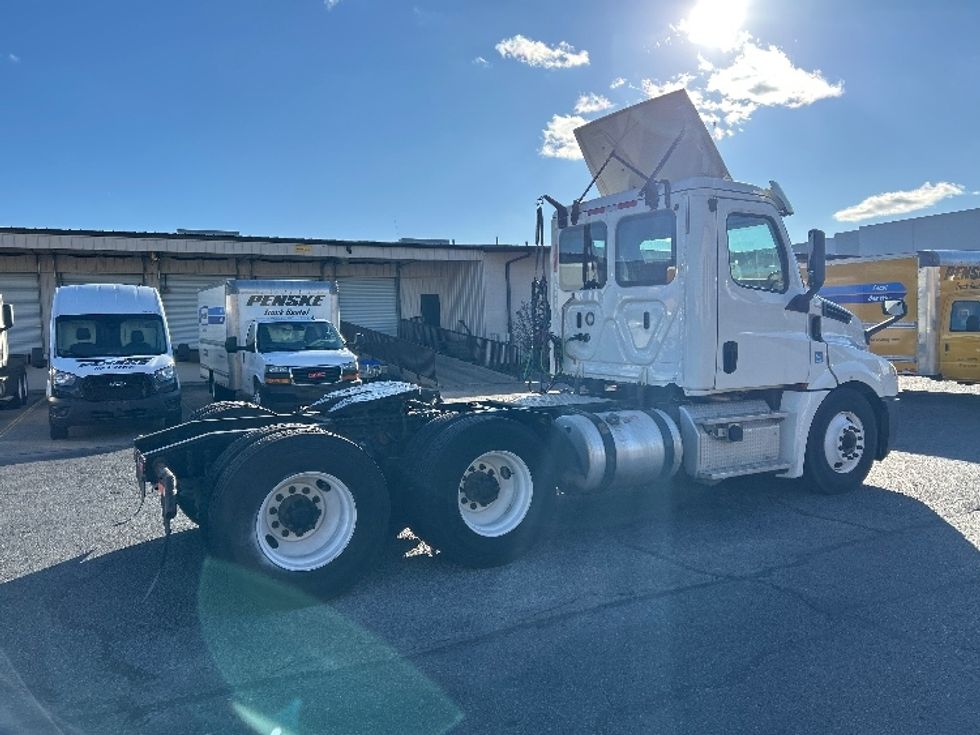 Day Cab Tractor-Heavy Duty Tractors-Freightliner-2019-T12664ST-Nashville (Mount Juliet)-TN-874,830\n\t\tmiles-$ 23,250 - Image 7