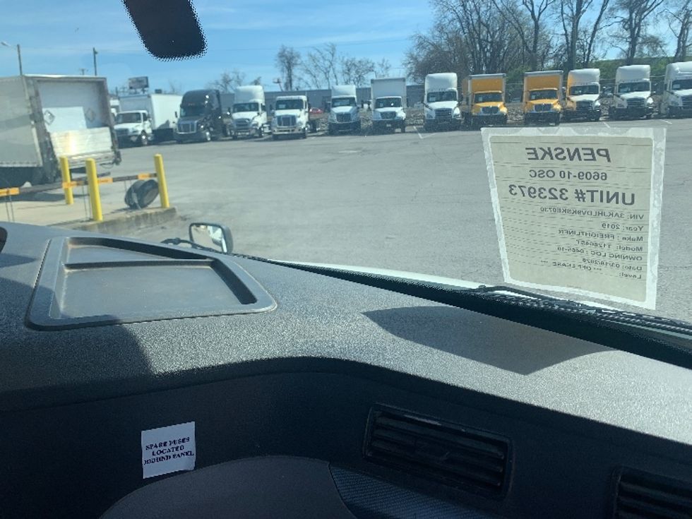 Day Cab Tractor-Heavy Duty Tractors-Freightliner-2019-T12664ST-Nashville-TN-289,495\n\t\tmiles-$ 48,750 - Image 13