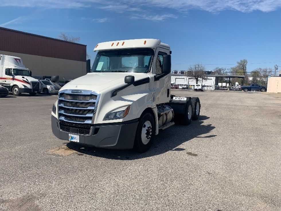 Day Cab Tractor-Heavy Duty Tractors-Freightliner-2019-T12664ST-Nashville-TN-289,495\n\t\tmiles-$ 48,750 - Image 3