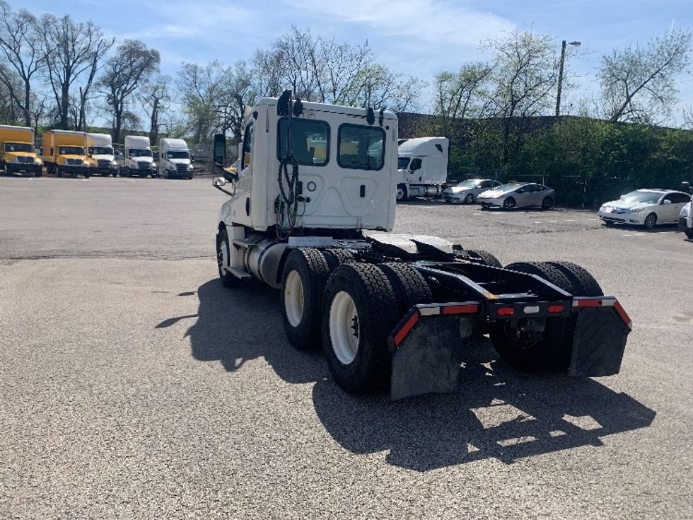 Day Cab Tractor-Heavy Duty Tractors-Freightliner-2019-T12664ST-Nashville-TN-289,495\n\t\tmiles-$ 48,750 - Image 5