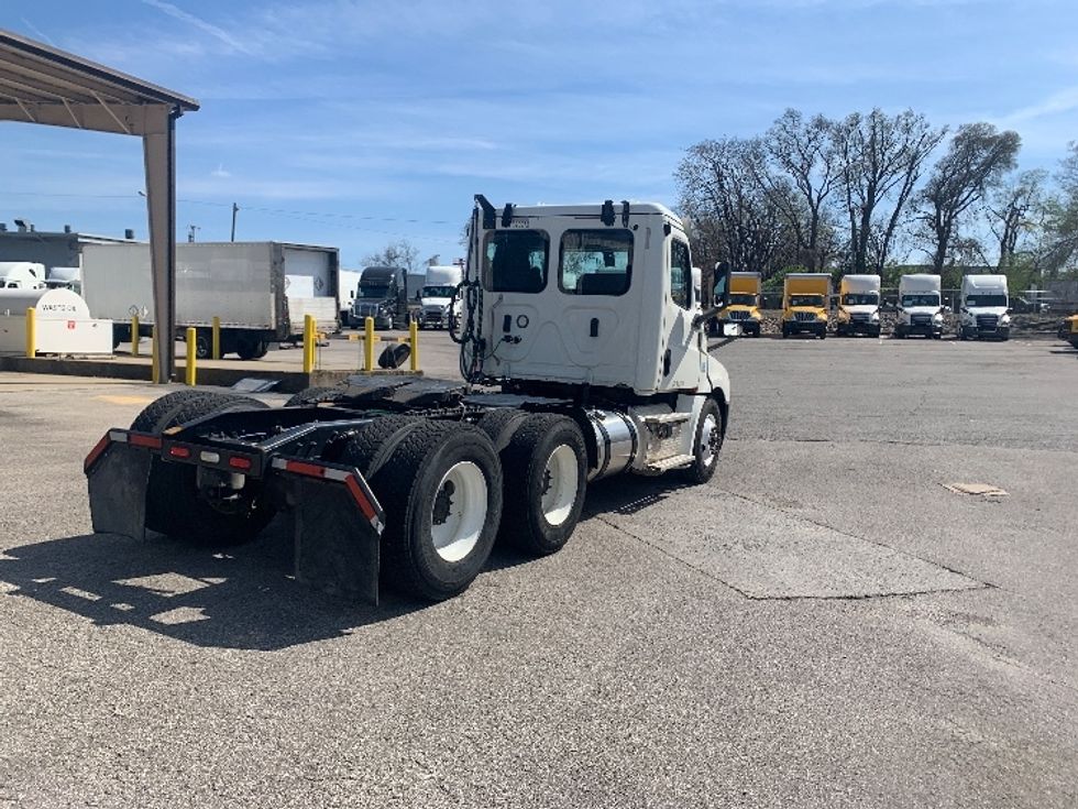 Day Cab Tractor-Heavy Duty Tractors-Freightliner-2019-T12664ST-Nashville-TN-289,495\n\t\tmiles-$ 48,750 - Image 7