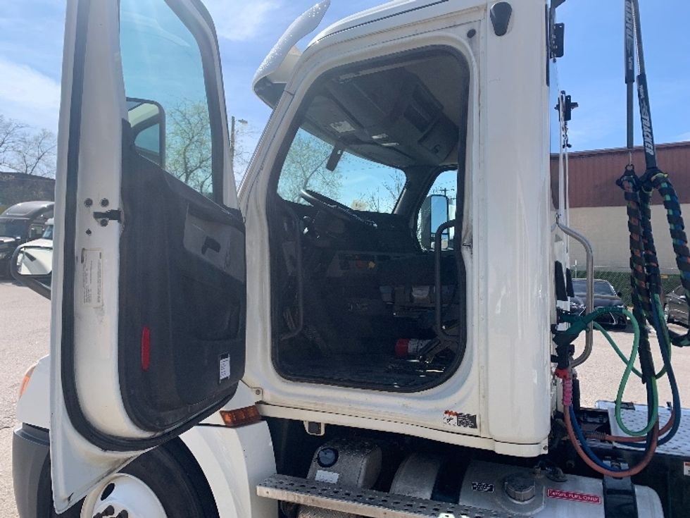 Day Cab Tractor-Heavy Duty Tractors-Freightliner-2019-T12664ST-Nashville-TN-289,495\n\t\tmiles-$ 48,750 - Image 9
