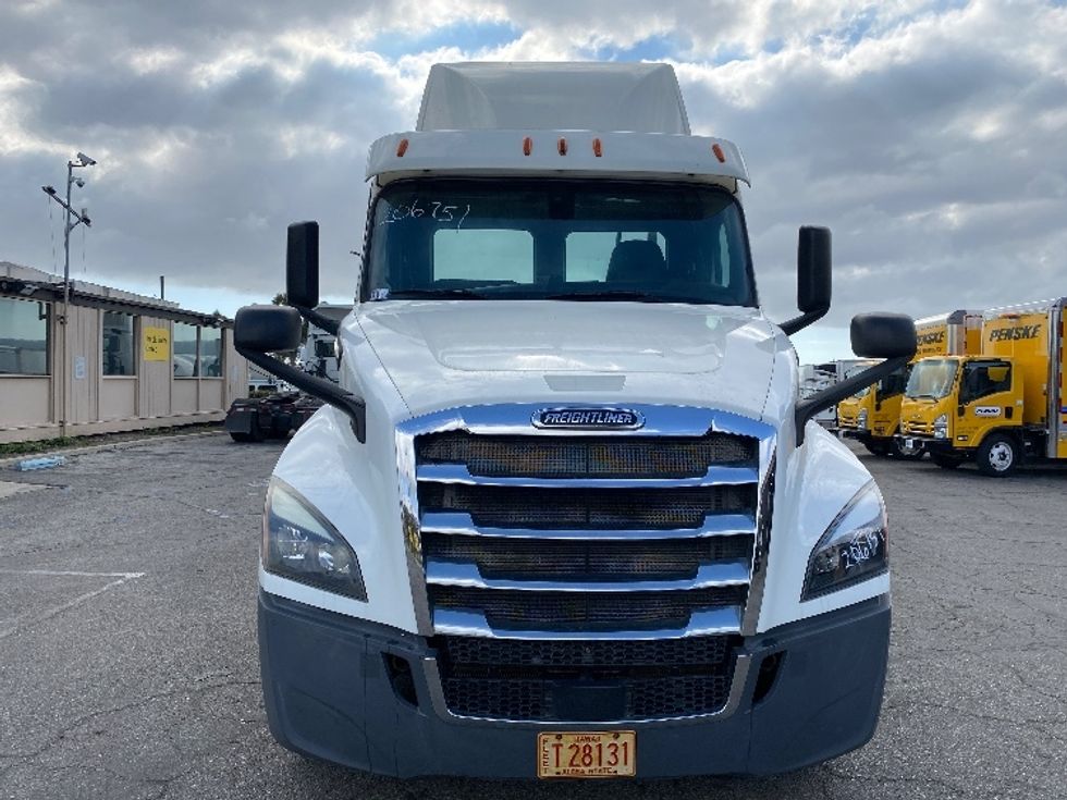 Day Cab Tractor-Heavy Duty Tractors-Freightliner-2019-T12664ST-National City-CA-136,915\n\t\tmiles-$ 58,750 - Image 2