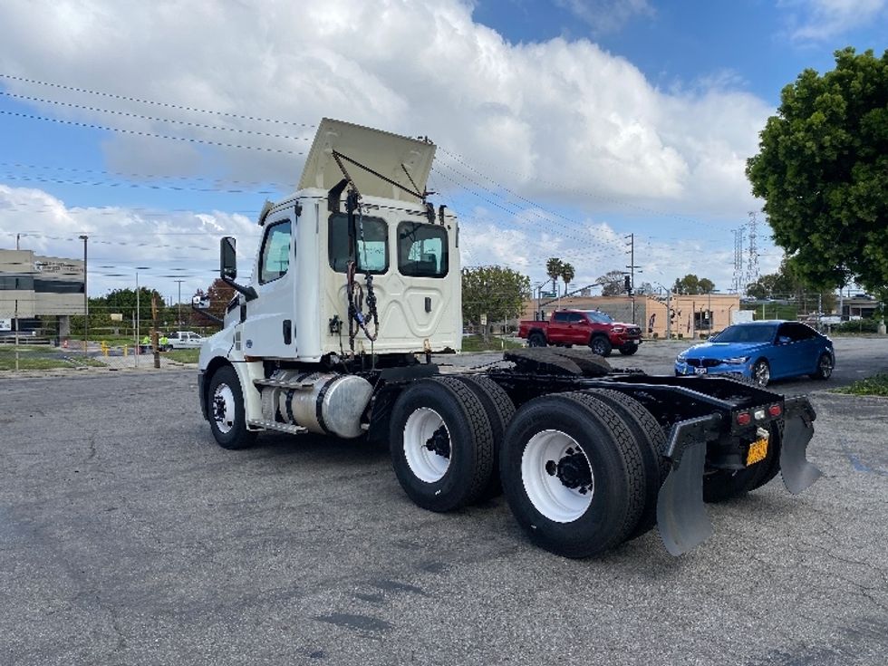 Day Cab Tractor-Heavy Duty Tractors-Freightliner-2019-T12664ST-National City-CA-136,915\n\t\tmiles-$ 58,750 - Image 5