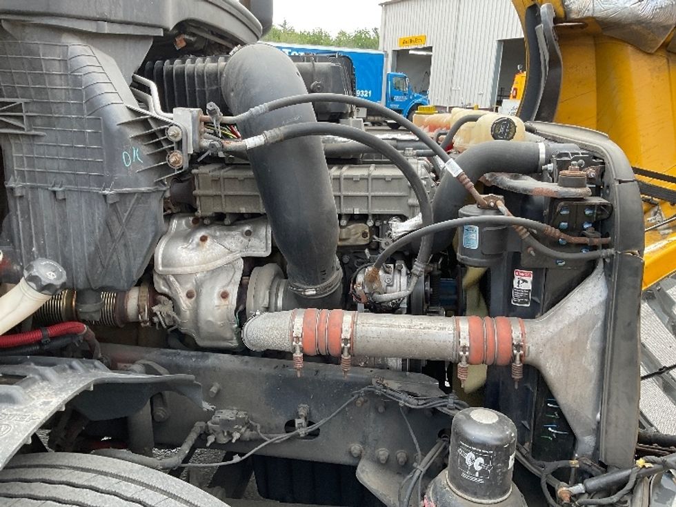 Day Cab Tractor-Heavy Duty Tractors-Freightliner-2019-T12664ST-New Bedford-MA-344,516\n\t\tmiles-$ 51,500 - Image 15