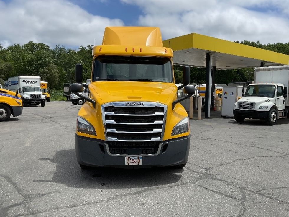 Day Cab Tractor-Heavy Duty Tractors-Freightliner-2019-T12664ST-New Bedford-MA-344,516\n\t\tmiles-$ 51,500 - Image 2