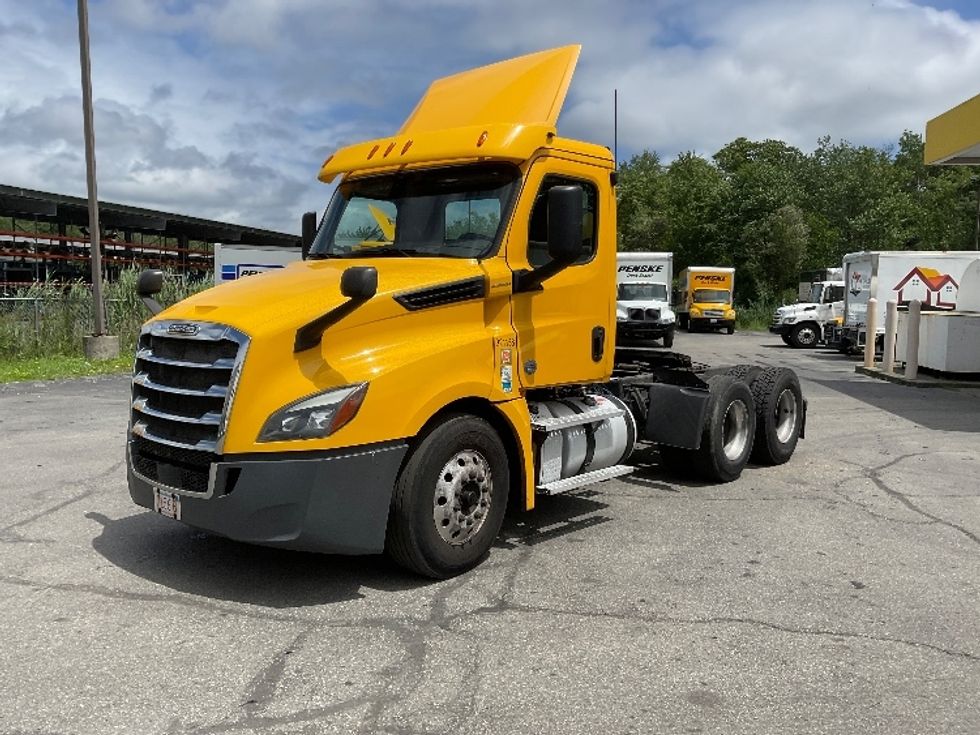 Day Cab Tractor-Heavy Duty Tractors-Freightliner-2019-T12664ST-New Bedford-MA-344,516\n\t\tmiles-$ 51,500 - Image 3