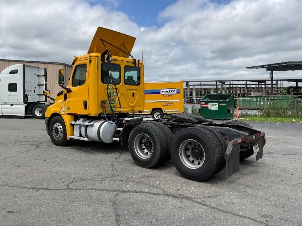 Day Cab Tractor-Heavy Duty Tractors-Freightliner-2019-T12664ST-New Bedford-MA-344,516\n\t\tmiles-$ 51,500 - Image 5