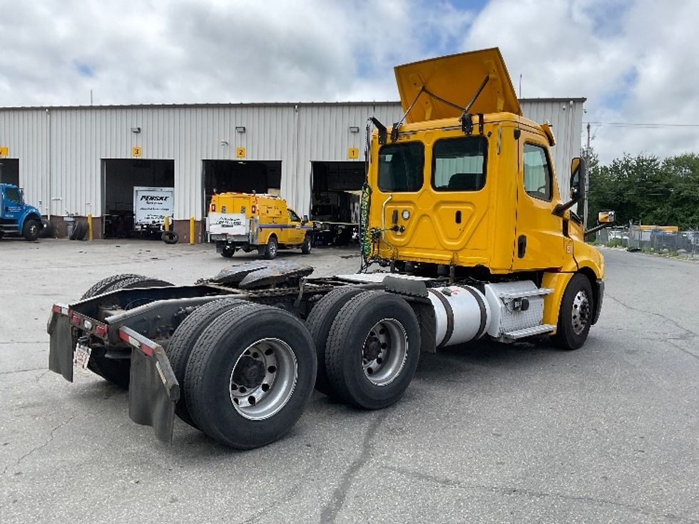 Day Cab Tractor-Heavy Duty Tractors-Freightliner-2019-T12664ST-New Bedford-MA-344,516\n\t\tmiles-$ 51,500 - Image 7