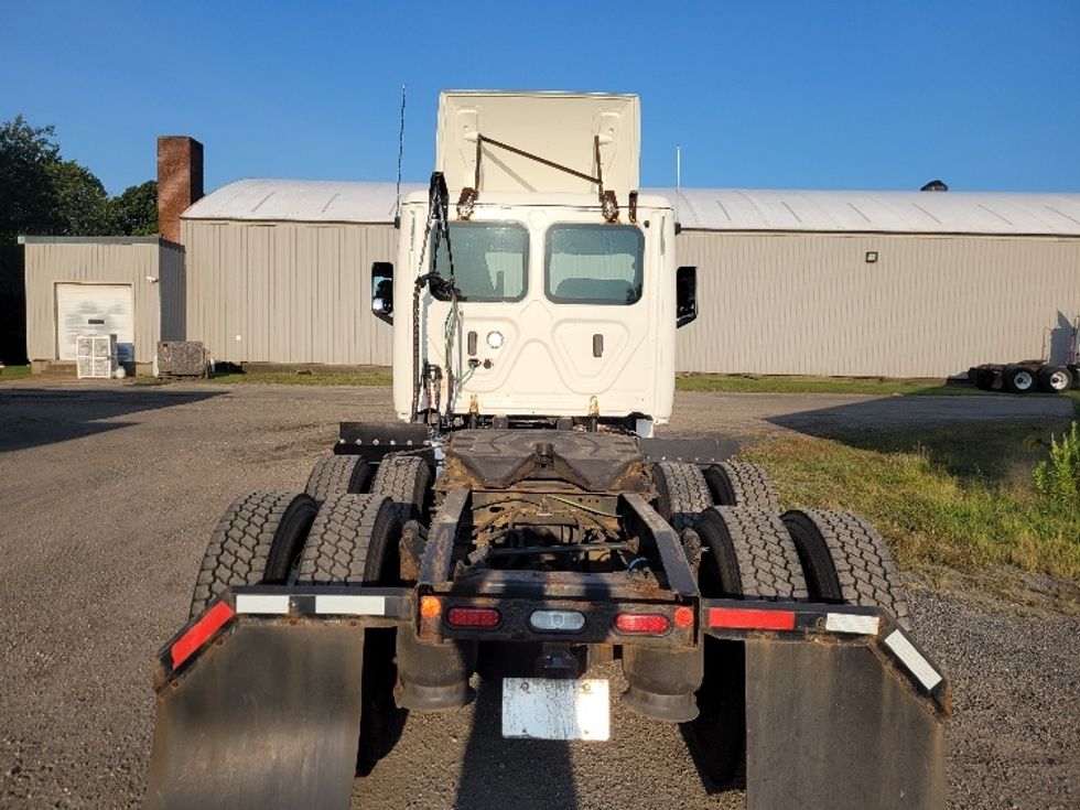 Day Cab Tractor-Heavy Duty Tractors-Freightliner-2019-T12664ST-New Bedford-MA-503,852\n\t\tmiles-$ 34,500 - Image 6