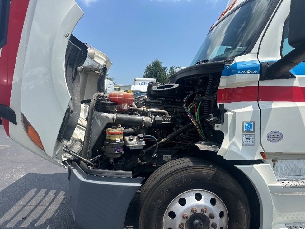 Day Cab Tractor-Heavy Duty Tractors-Freightliner-2019-T12664ST-New Castle-DE-420,393\n\t\tmiles-$ 44,250 - Image 16