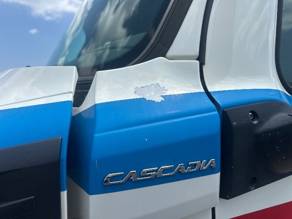 Day Cab Tractor-Heavy Duty Tractors-Freightliner-2019-T12664ST-New Castle-DE-420,393\n\t\tmiles-$ 44,250 - Image 17