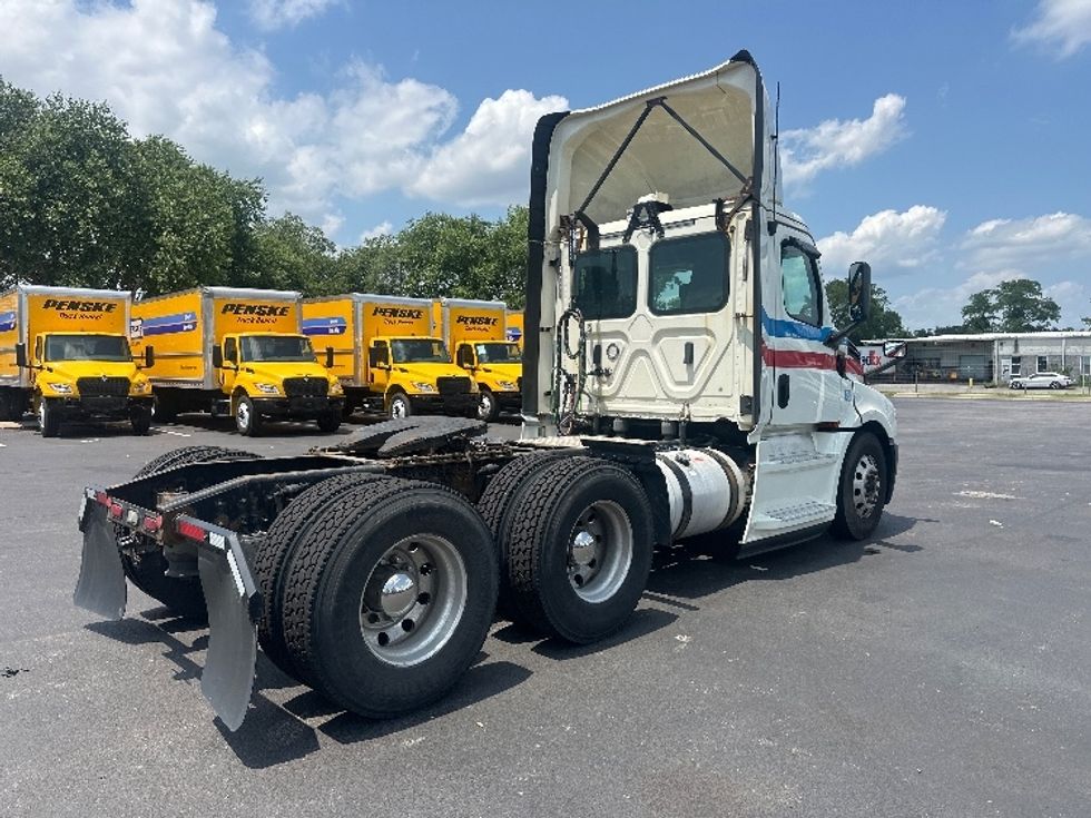 Day Cab Tractor-Heavy Duty Tractors-Freightliner-2019-T12664ST-New Castle-DE-420,393\n\t\tmiles-$ 44,250 - Image 7