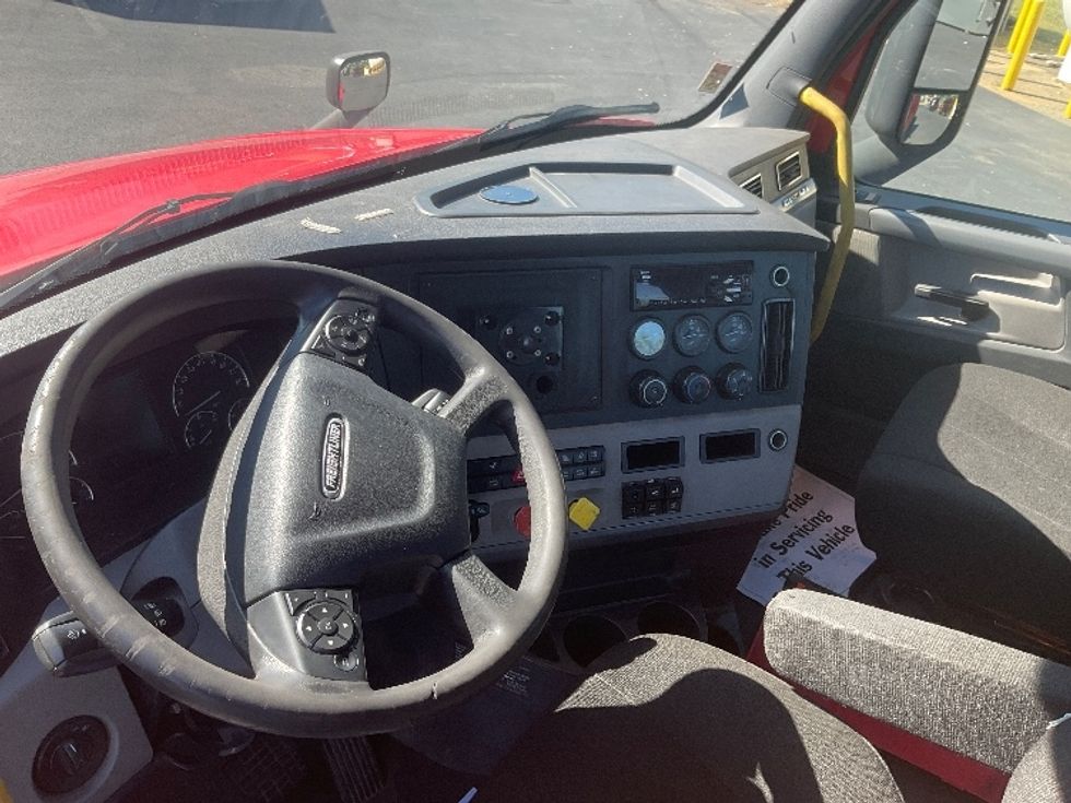 Day Cab Tractor-Heavy Duty Tractors-Freightliner-2019-T12664ST-New Castle-DE-571,416\n\t\tmiles-$ 30,500 - Image 10