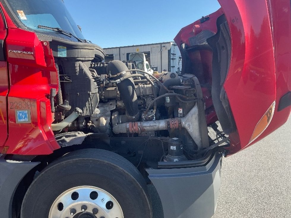 Day Cab Tractor-Heavy Duty Tractors-Freightliner-2019-T12664ST-New Castle-DE-571,416\n\t\tmiles-$ 30,500 - Image 15