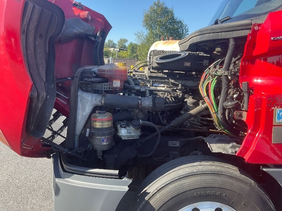 Day Cab Tractor-Heavy Duty Tractors-Freightliner-2019-T12664ST-New Castle-DE-571,498\n\t\tmiles-$ 31,500 - Image 16